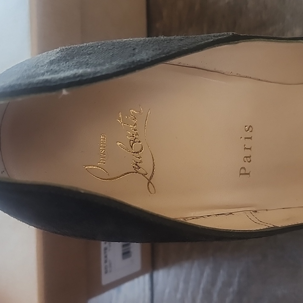 EUC Christian Louboutin So Kate Velour Heels - Picture 5 of 7